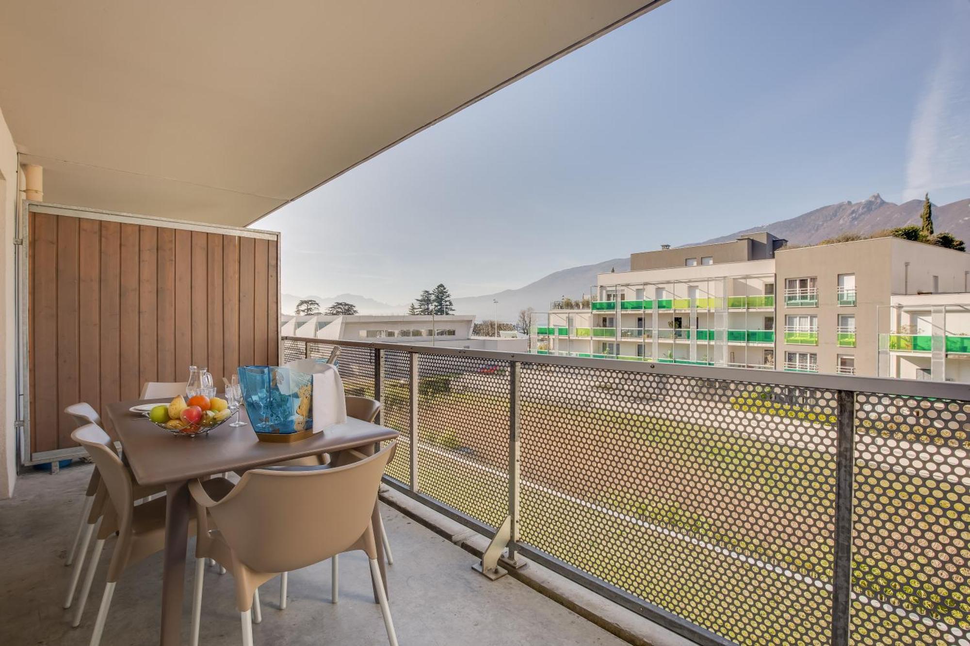 Two-Bedroom Apartment Balcony,1215187474:JPEG